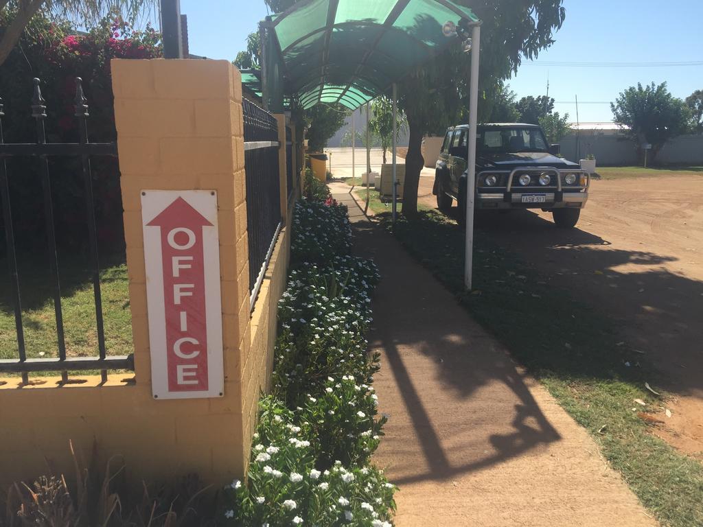 Carnarvon Caravan Park ภายนอก รูปภาพ