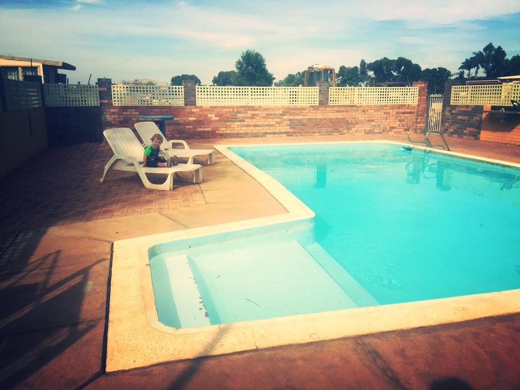 Carnarvon Caravan Park ภายนอก รูปภาพ