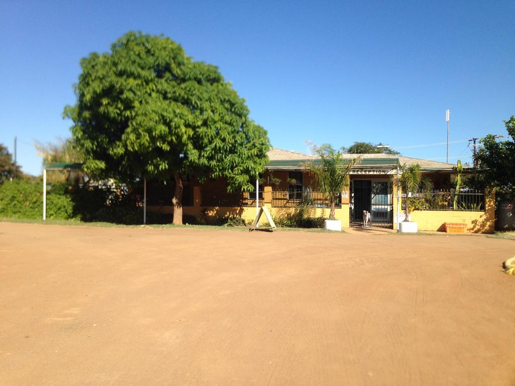 Carnarvon Caravan Park ภายนอก รูปภาพ